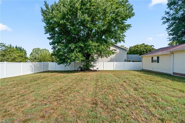 1429 Oak Ridge Road, Kernersville, NC 27284