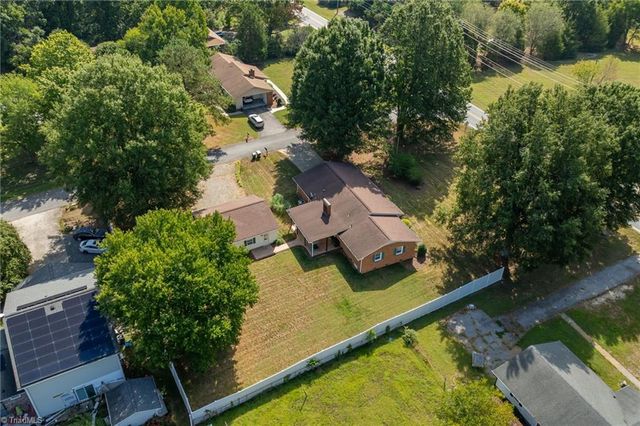 1429 Oak Ridge Road, Kernersville, NC 27284