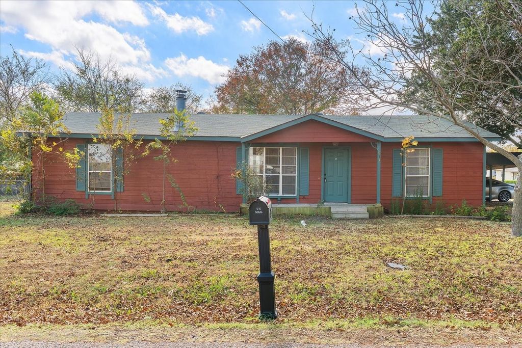 519 Tolson Avenue, Van Alstyne, TX 75495