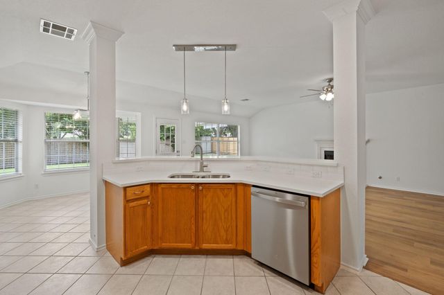 1618 Abbey LN, Cedar Park, TX 78613