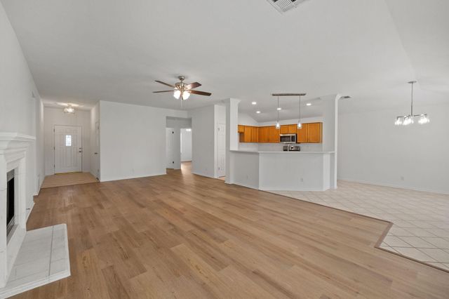 1618 Abbey LN, Cedar Park, TX 78613