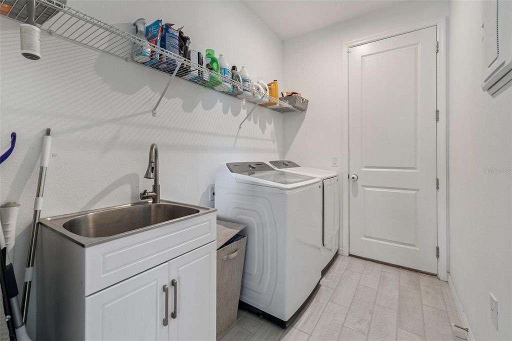 Image 22 of property listing at 3826 SHORESIDE DRIVE, Kissimmee, FL 34746