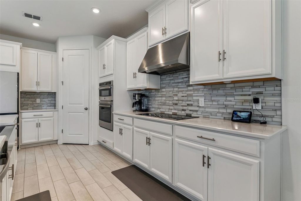 Image 10 of property listing at 3826 SHORESIDE DRIVE, Kissimmee, FL 34746