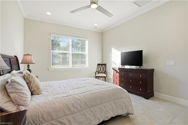 9328 Fieldstone LN, Naples, FL 34120