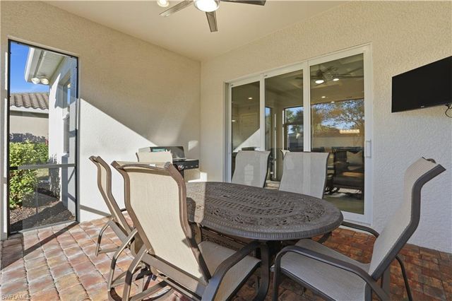 9328 Fieldstone LN, Naples, FL 34120