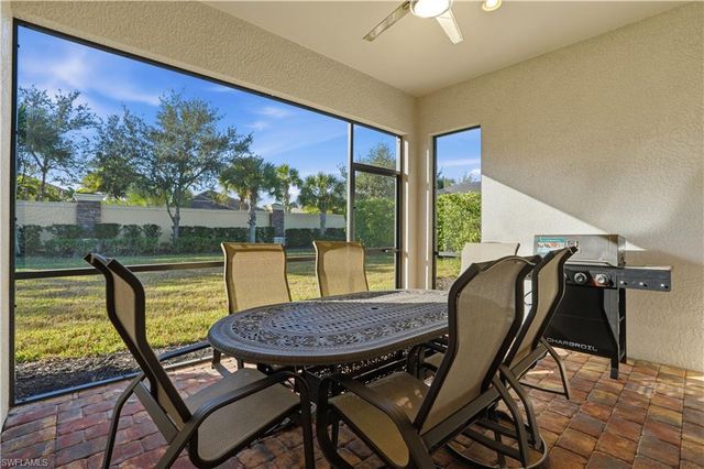 9328 Fieldstone LN, Naples, FL 34120