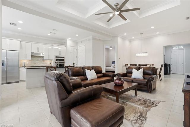 9328 Fieldstone LN, Naples, FL 34120