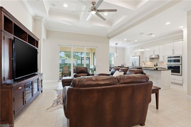 9328 Fieldstone LN, Naples, FL 34120