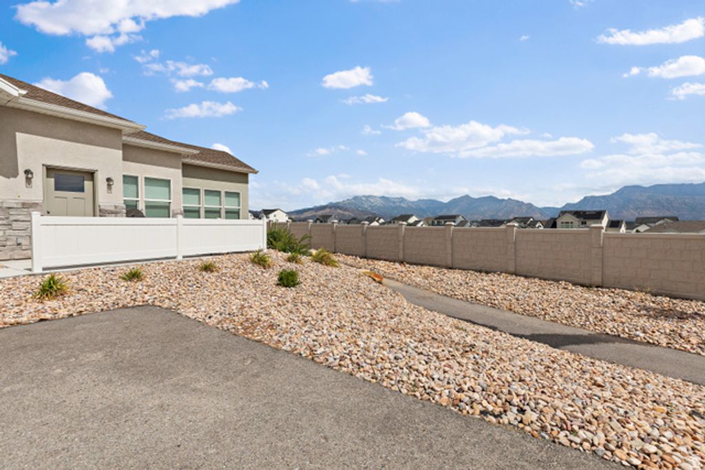 1454 N UTAH COTTAGE DR #B, Saratoga Springs, UT 84045 — photo 5