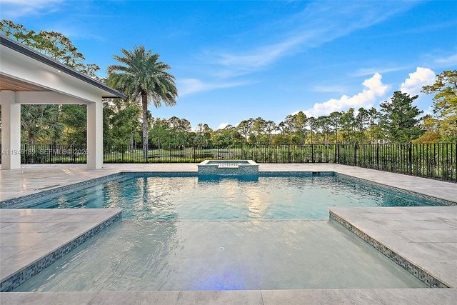 14527 Pepper Bush Dr, Palm Beach Gardens, FL 33418