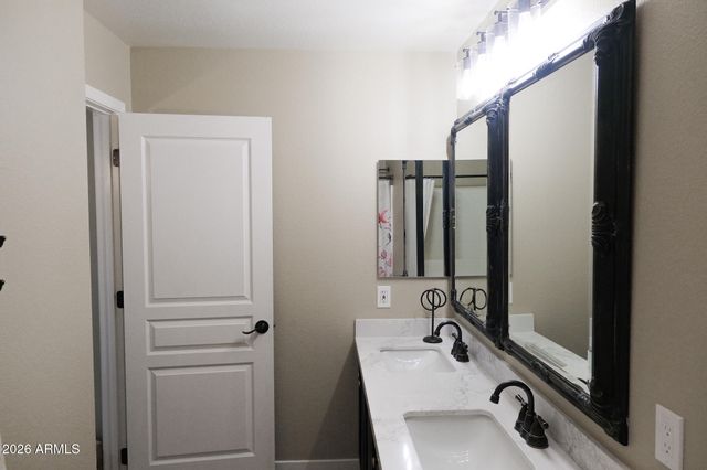 6101 S FOUR PEAKS Place, Chandler, AZ 85249