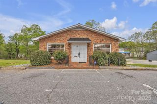 10 1st Avenue NW, Taylorsville, NC 28681