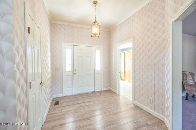 201 Small Dove Court, Wilmington, NC 28412