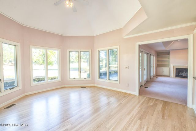 201 Small Dove Court, Wilmington, NC 28412