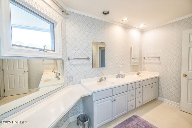 201 Small Dove Court, Wilmington, NC 28412