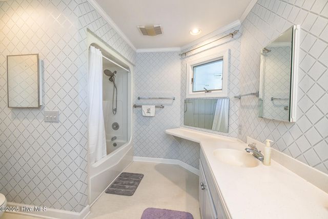 201 Small Dove Court, Wilmington, NC 28412