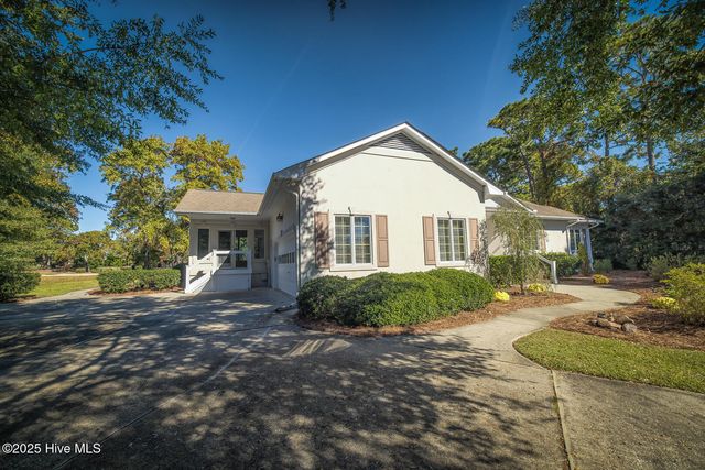 201 Small Dove Court, Wilmington, NC 28412