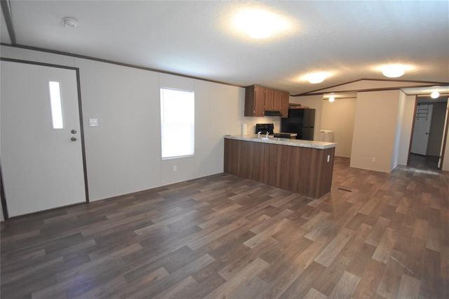 4802 A 9th Street, Bacliff, TX 77518