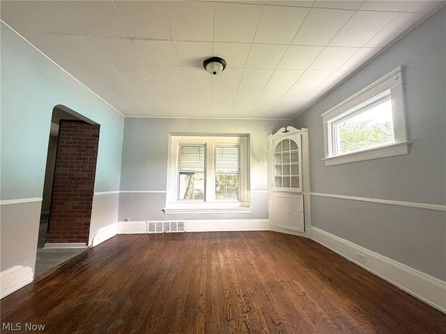 12516 Cornado Avenue, Cleveland, OH 44108