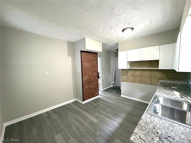 12516 Cornado Avenue, Cleveland, OH 44108