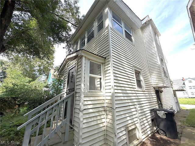 12516 Cornado Avenue, Cleveland, OH 44108