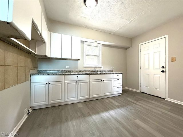 12516 Cornado Avenue, Cleveland, OH 44108