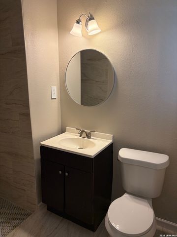 302 E Byrd Blvd, Universal City, TX 78148
