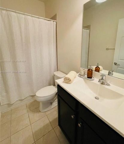 10620 NW 88th St 221, Doral, FL 33178