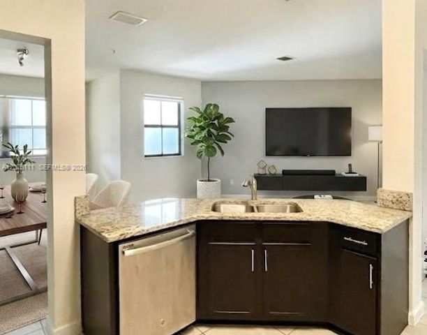 10620 NW 88th St 221, Doral, FL 33178