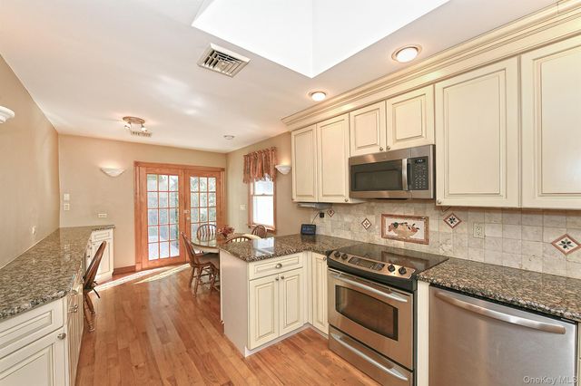 19 Court Drive, South Huntington, NY 11746