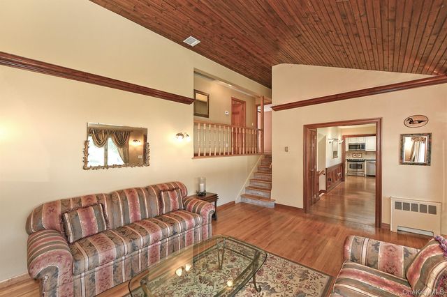 19 Court Drive, South Huntington, NY 11746