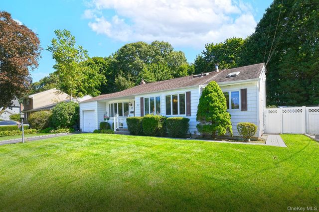 19 Court Drive, South Huntington, NY 11746