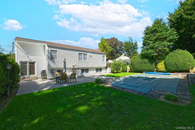 19 Court Drive, South Huntington, NY 11746