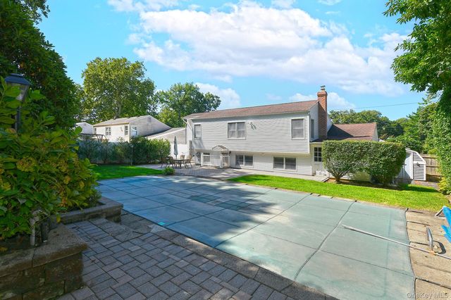 19 Court Drive, South Huntington, NY 11746