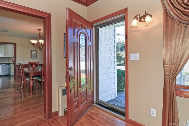 19 Court Drive, South Huntington, NY 11746