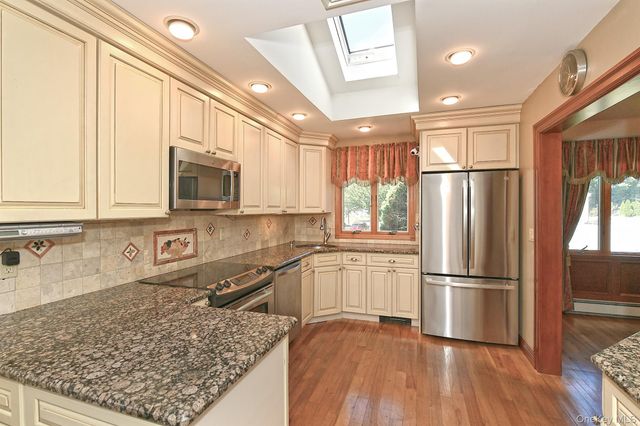 19 Court Drive, South Huntington, NY 11746