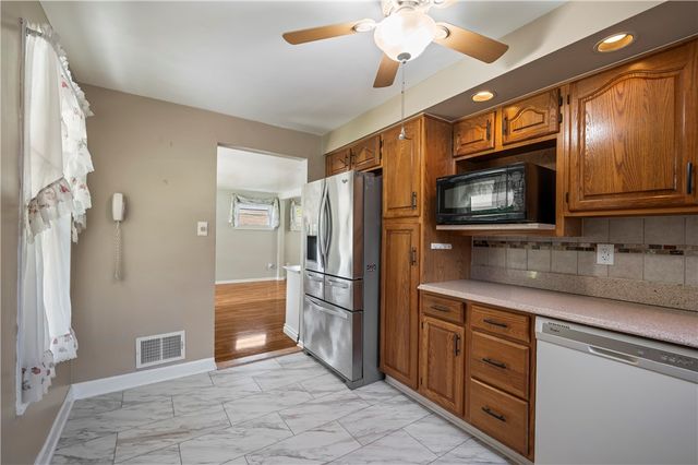 607 Greenleaf Dr, Monroeville, PA 15146