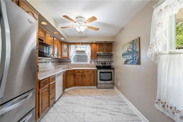 607 Greenleaf Dr, Monroeville, PA 15146
