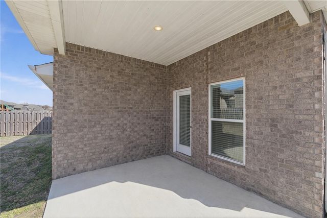 6011 Hoover Street, Bentonville, AR 72713