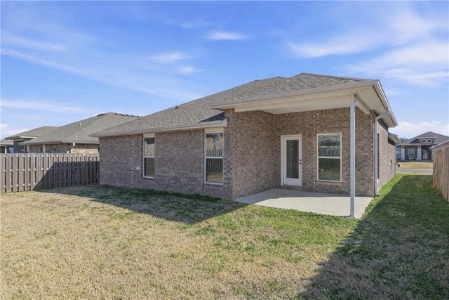 6011 Hoover Street, Bentonville, AR 72713