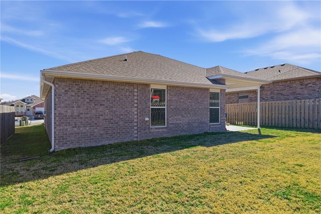 6011 Hoover Street, Bentonville, AR 72713