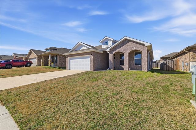 6011 Hoover Street, Bentonville, AR 72713