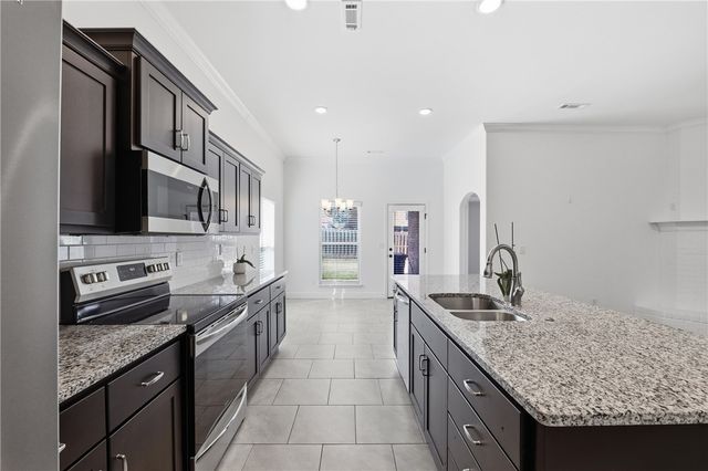 6011 Hoover Street, Bentonville, AR 72713