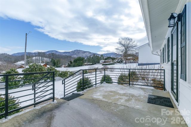 110 Shelton Street, Waynesville, NC 28786