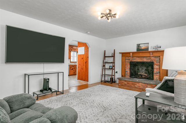 110 Shelton Street, Waynesville, NC 28786