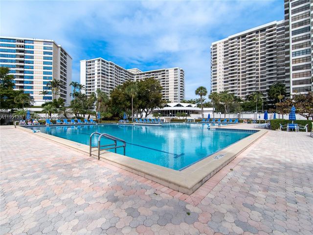 2500 Parkview Dr 2517, Hallandale Beach, FL 33009