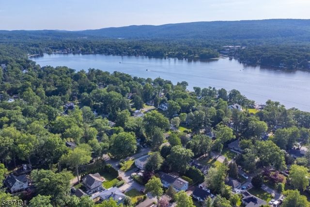 20 Wanaque Rd, West Milford Twp., NJ 07421