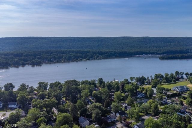 20 Wanaque Rd, West Milford Twp., NJ 07421