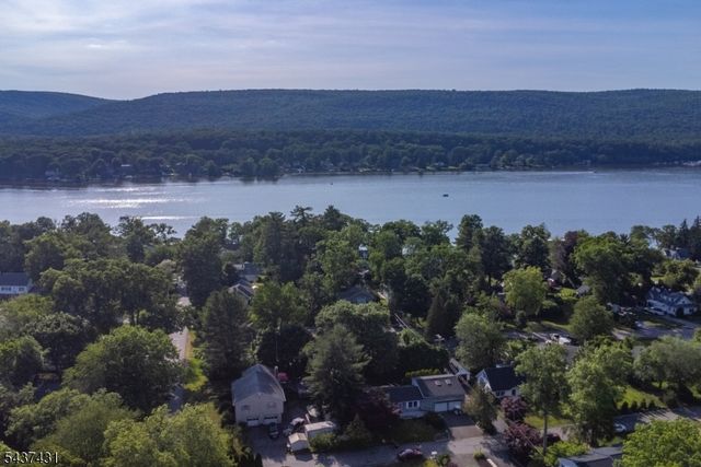 20 Wanaque Rd, West Milford Twp., NJ 07421