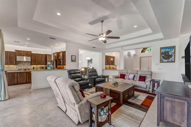 2752 COCO PALM CIRCLE, Wesley Chapel, FL 33543